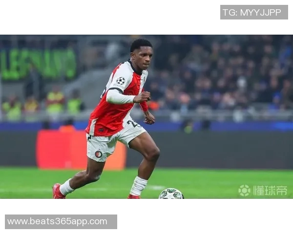 法尔克透露拜仁关注费耶诺德右后卫雷德或成博伊替代人选 法尔克透露拜仁关注费耶诺德右后卫雷德或成博伊替代人选