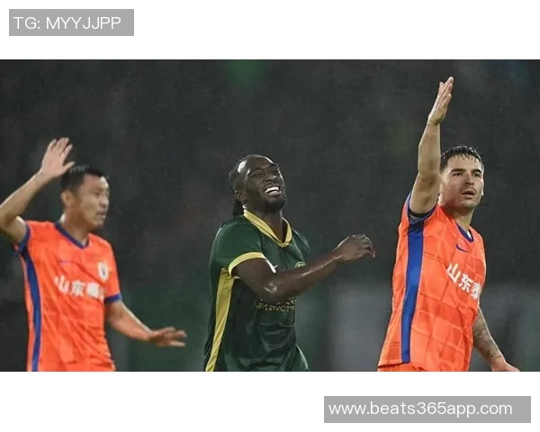 光速扳平瞬间浙江队洛佩斯失误助攻卡列洛进球战平泰山 光速扳平瞬间浙江队洛佩斯失误助攻卡列洛进球战平泰山