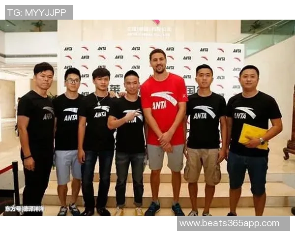 快船全队齐心参与社区活动与球迷亲密互动展现团队精神 快船全队齐心参与社区活动与球迷亲密互动展现团队精神