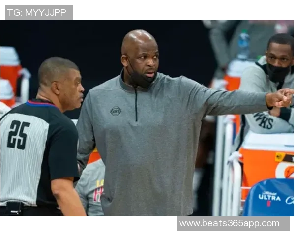 文班表现惊艳砍下21分6板3帽马祖拉称其为防守端的特别天才