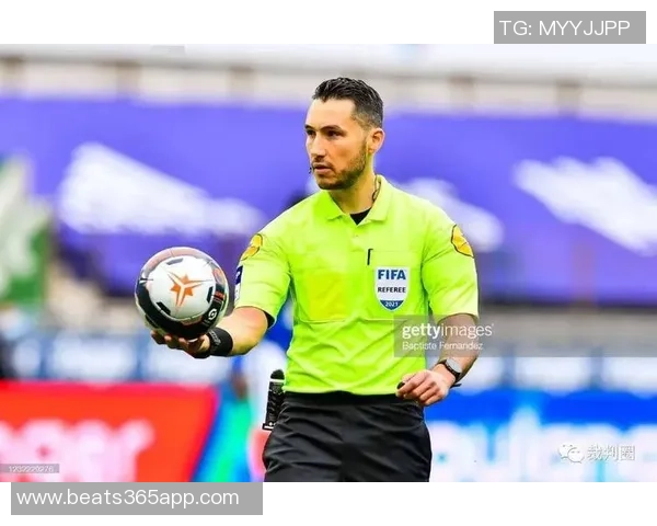 法国裁判部门组织VAR模拟演练9家法甲俱乐部积极参与提升裁判水平